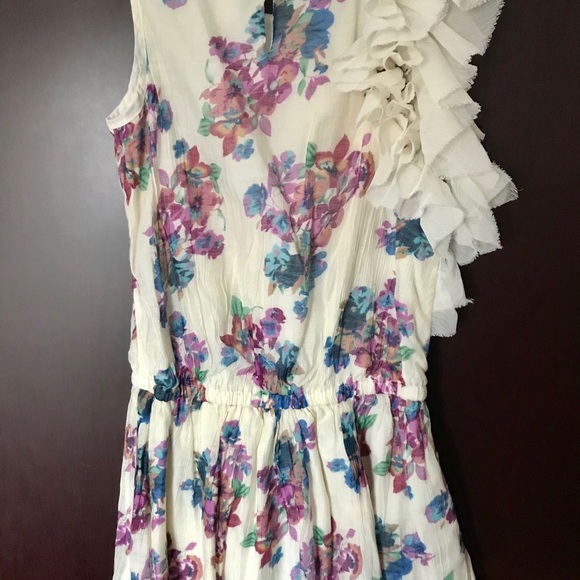 Girls dress with ruffles! Never worn! - Picture 2 of 4